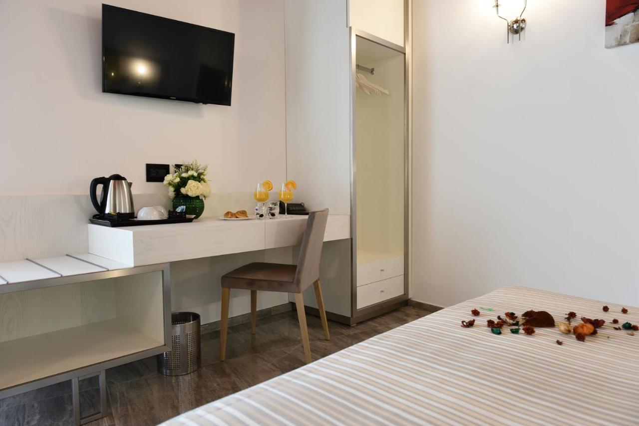 Deluxe Double Room Balcony City View